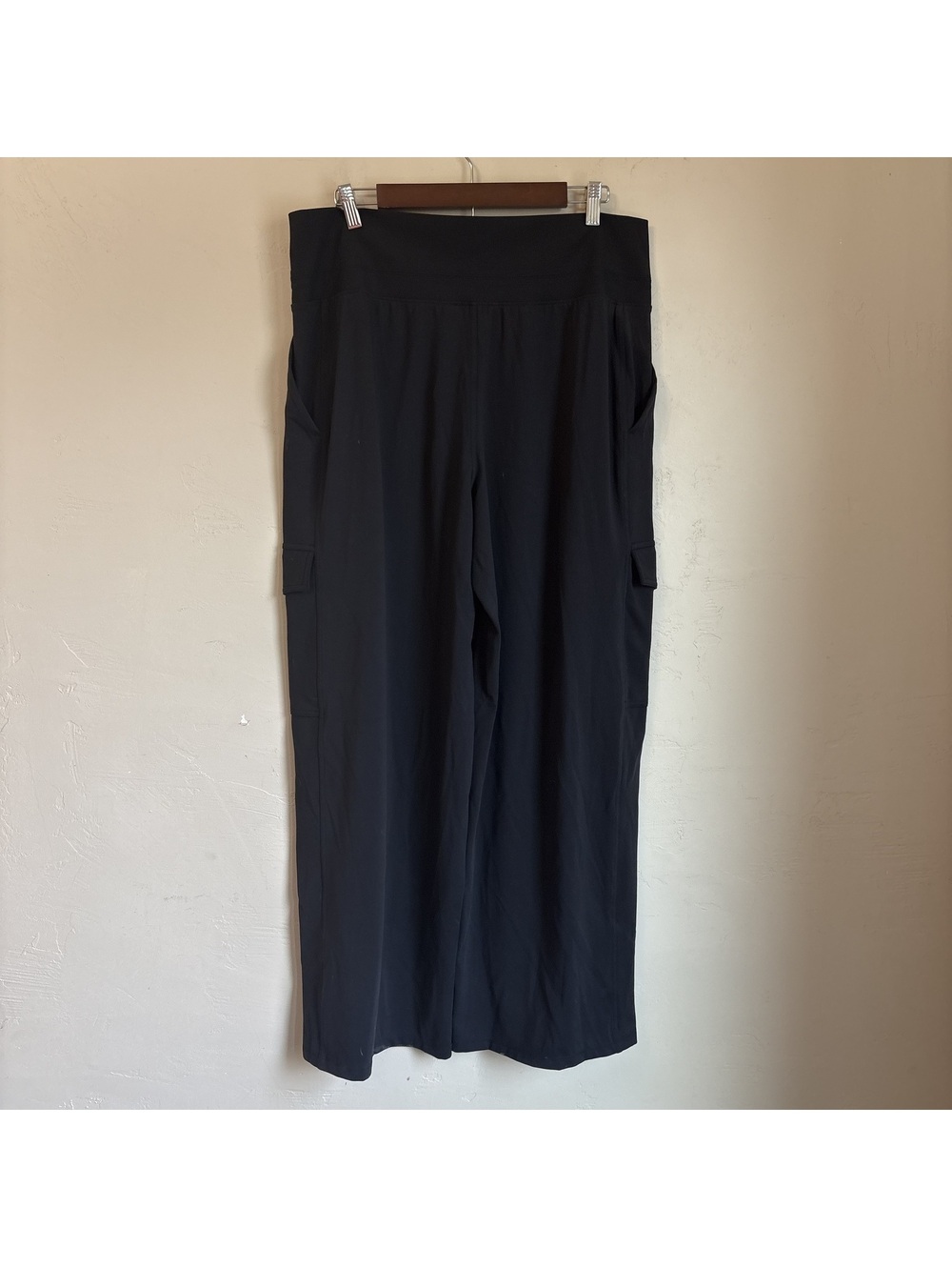 Athleta Venice High Rise Wide Leg Cargo Pants Black Size XL Wide-Leg Utility - Picture 4 of 5